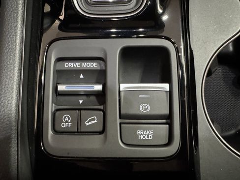 Used 2025 Honda Pilot TrailSport image 45