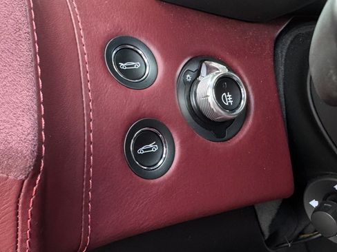 Used 2020 McLaren GT RWD image 25