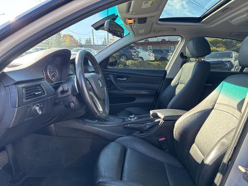 Used 2011 BMW 335i Sedan w/ Premium Pkg image 32