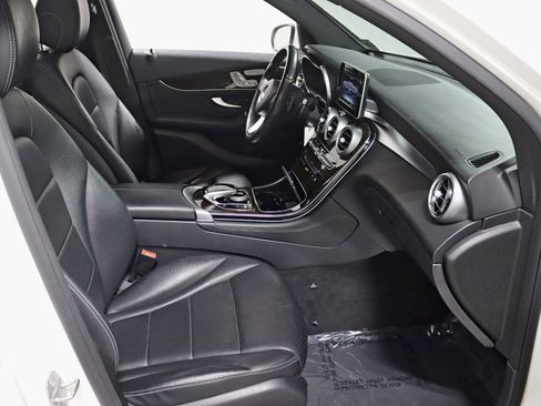 Used 2017 Mercedes-Benz GLC 300 4MATIC image 30