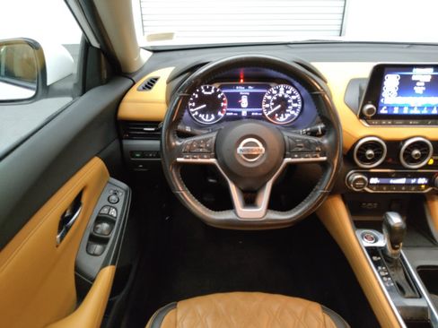 Used 2021 Nissan Sentra SV w/ SV Premium Package FWD image 22