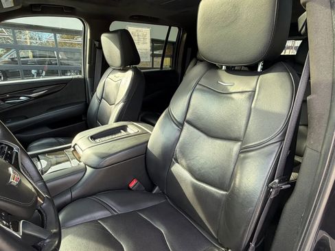 Used 2017 Cadillac Escalade ESV Platinum image 14