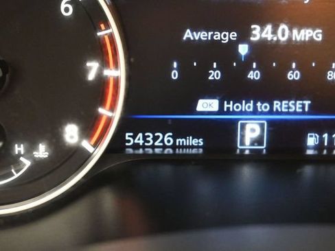 Used 2024 Nissan Altima 2.5 SV FWD image 25