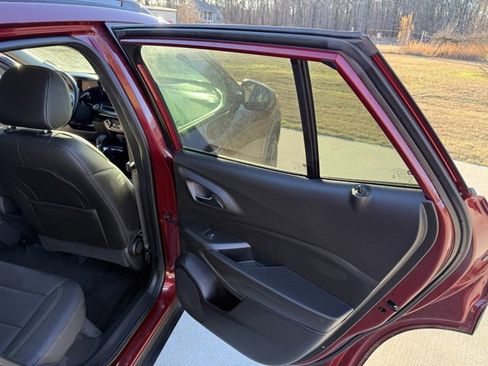 Used 2024 Chevrolet Trax ACTIV w/ Sunroof Package image 15