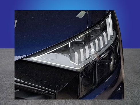 Used 2019 Audi Q8 Prestige w/ Adaptive Chassis Package image 4