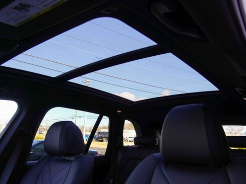 Certified 2025 BMW X5 xDrive50e w/ Premium Package image 15