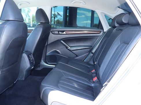 Used 2020 Volkswagen Passat 2.0T SEL image 30