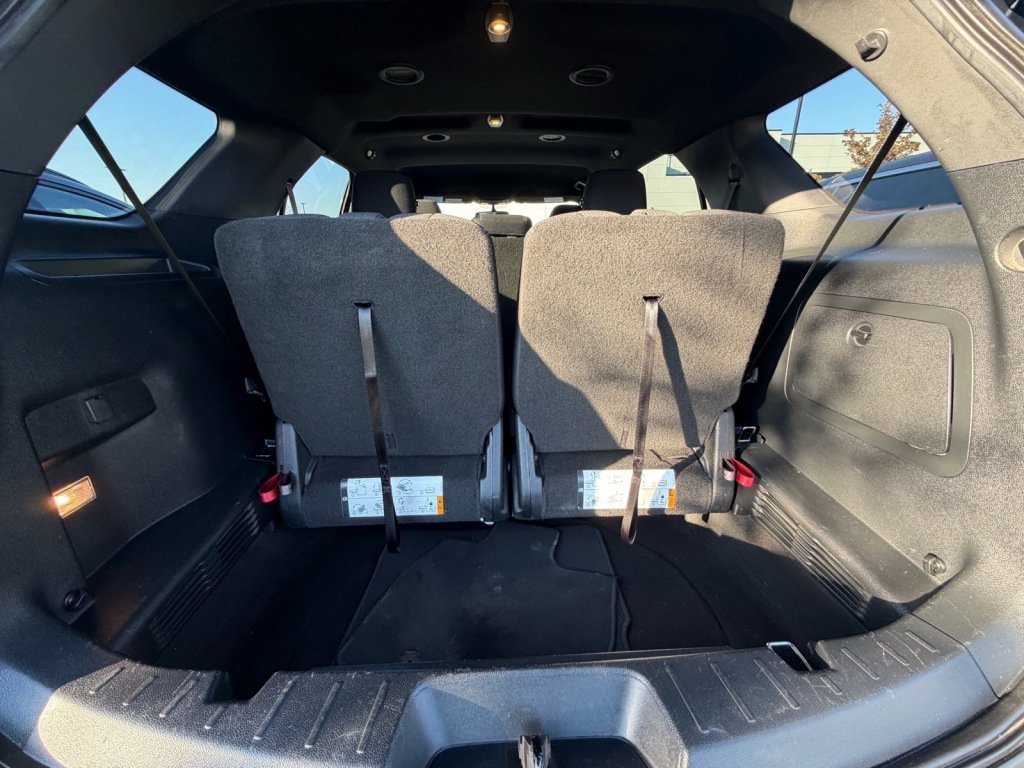 Used 2017 Ford Explorer XLT w/ Equipment Group 201A FWD image 5