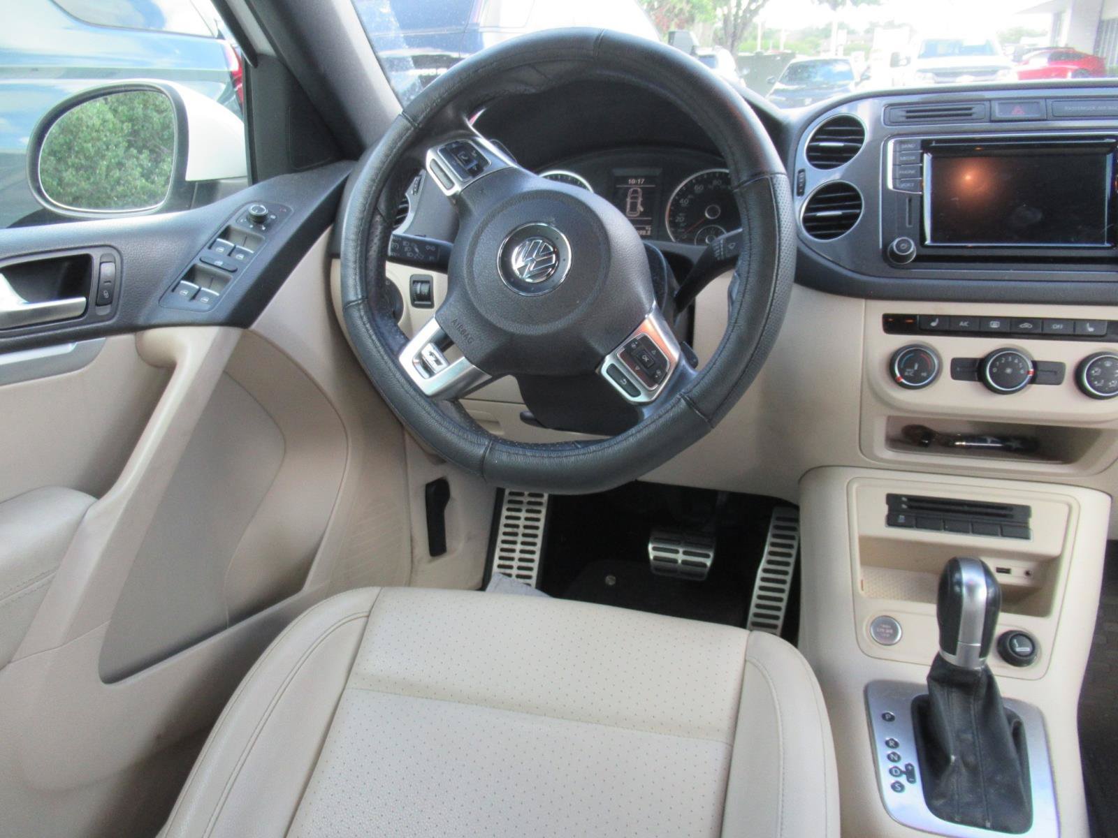 Used 2016 Volkswagen Tiguan R-Line FWD image 10