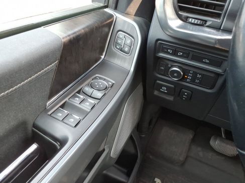 Used 2021 Ford F150 Lariat w/ Equipment Group 502A High AWD/4WD image 22