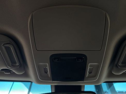 Used 2018 Toyota Camry L image 22