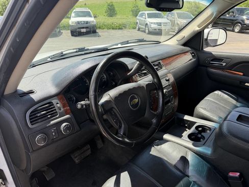 Used 2007 Chevrolet Tahoe LT w/ LT Preferred Equipment Group AWD/4WD image 12