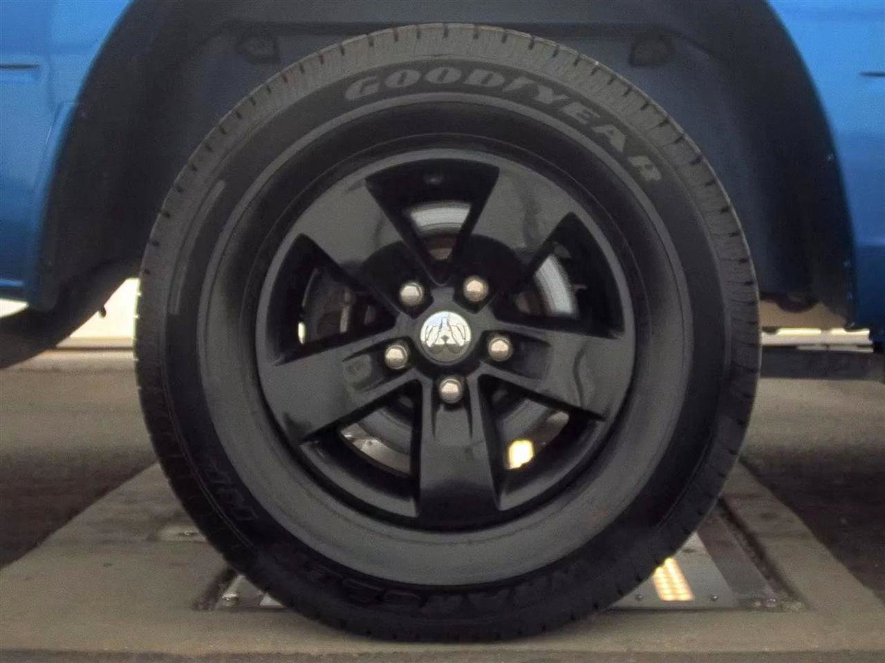 Used 2019 RAM 1500 Classic SLT RWD image 11