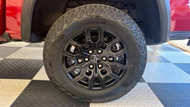 Used 2023 Chevrolet Colorado Trail Boss w/ Technology Package AWD/4WD image 10