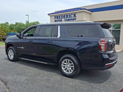Used 2023 Chevrolet Suburban LS w/ Driver Alert Package AWD/4WD image 4