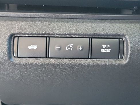 Used 2024 Nissan Altima 2.5 SR FWD image 18