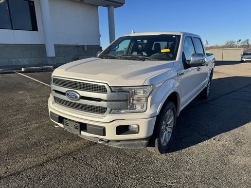 Used 2018 Ford F150 Platinum w/ Equipment Group 701A Luxury image 3