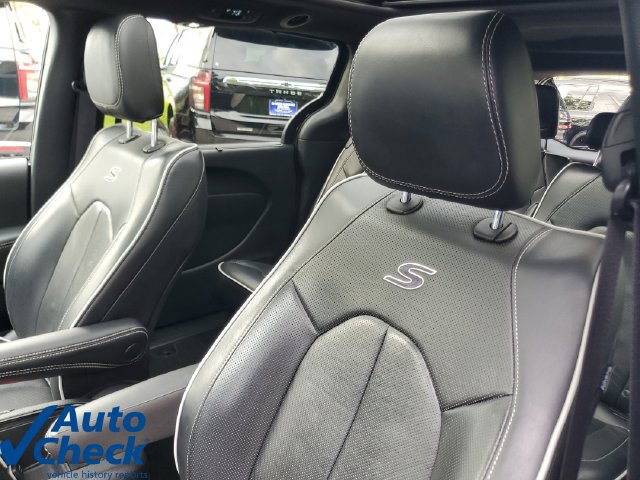 Used 2026 Chrysler Pacifica Limited w/ S Appearance Package FWD image 19