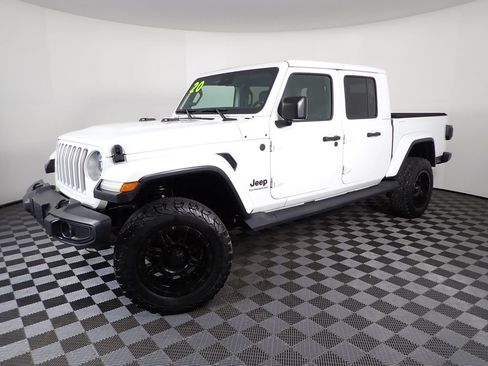 Used 2020 Jeep Gladiator Overland w/ Dual Top Group AWD/4WD image 11