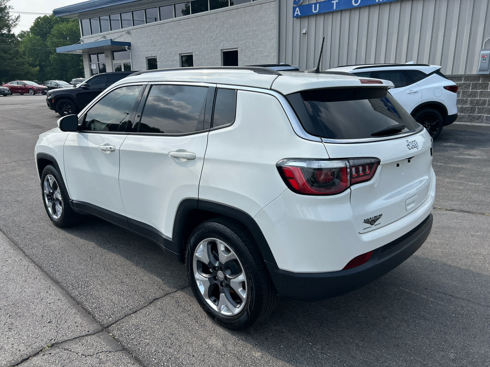 Used 2019 Jeep Compass Limited FWD image 5