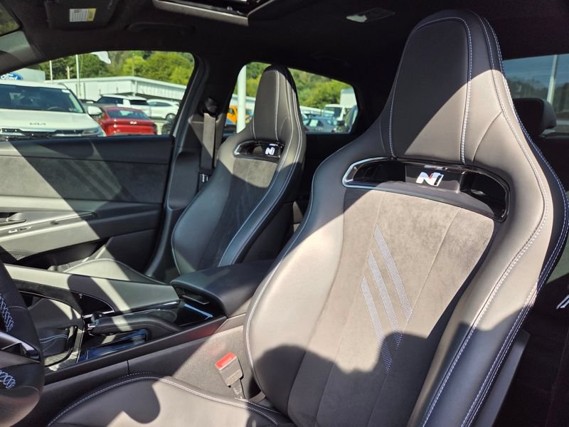 Used 2025 Hyundai Elantra N FWD image 23