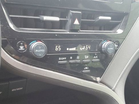 Used 2022 Toyota Camry SE image 27