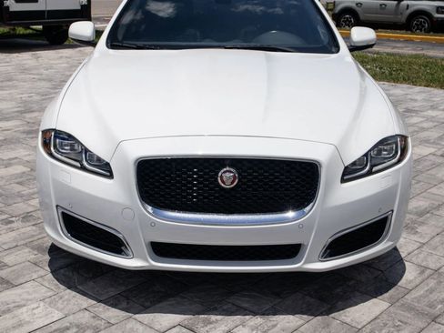 Used 2019 Jaguar XJ L Portfolio RWD image 2