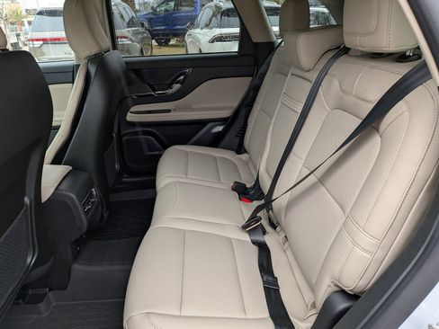 New 2026 Lincoln Corsair Premiere image 17