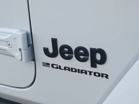 New 2026 Jeep Gladiator Sport AWD/4WD image 13