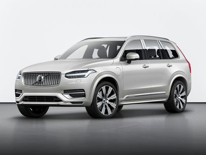 Used 2022 Volvo XC90 T6 Momentum w/ Advanced Package