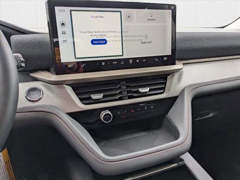 New 2025 Ford Explorer Active image 13