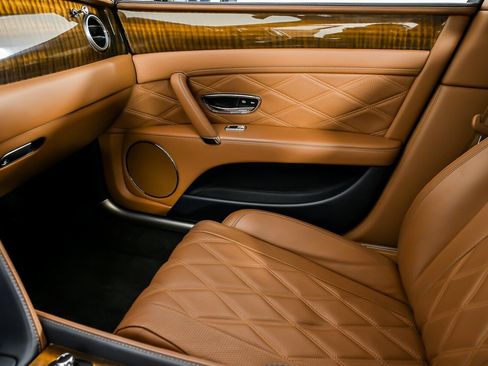 Used 2015 Bentley Flying Spur V8 image 39