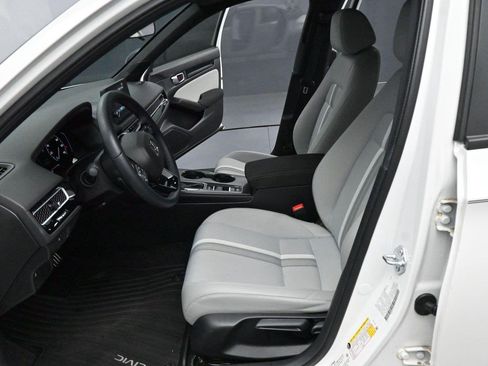 Used 2025 Honda Civic Sport image 12