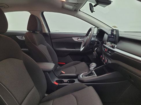 Used 2023 Kia Forte LXS image 21