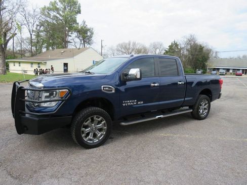 Used 2019 Nissan Titan SL w/ Texas Titan Edition image 2