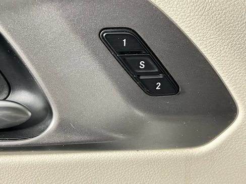 Used 2024 Chrysler Pacifica Touring-L FWD image 23