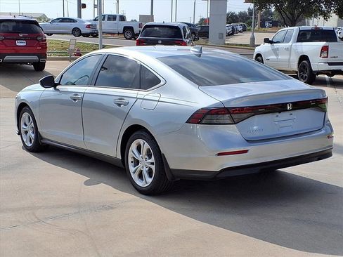 Certified 2025 Honda Accord LX image 5