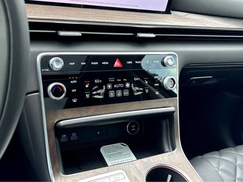 New 2026 Genesis GV80 3.5T Prestige AWD/4WD image 15