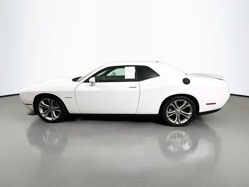 Used 2022 Dodge Challenger R/T RWD image 4