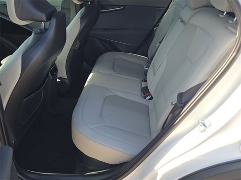 New 2026 Kia Niro EX image 17