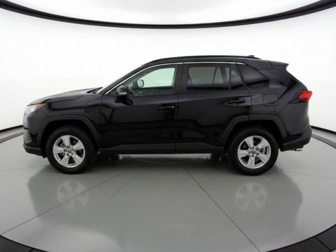 Used 2025 Toyota RAV4 XLE image 9
