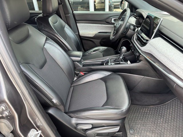 Used 2023 Jeep Compass Latitude w/ Convenience Group AWD/4WD image 12