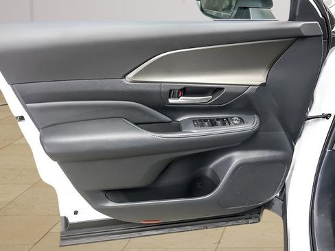 Certified 2025 Toyota Grand Highlander FWD image 20