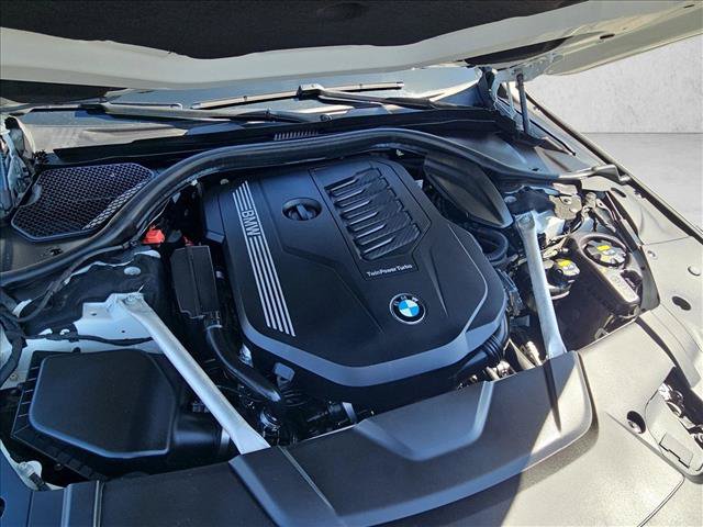 Used 2022 BMW 740i w/ M Sport Package RWD image 25