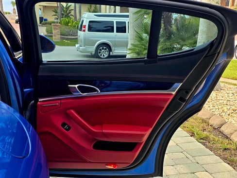 Used 2015 Porsche Panamera S image 90