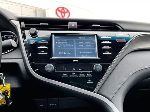 Used 2020 Toyota Camry SE image 36