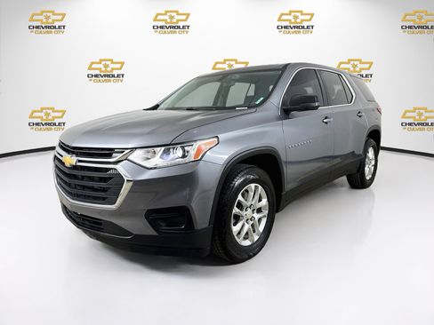 Used 2021 Chevrolet Traverse LS FWD image 3