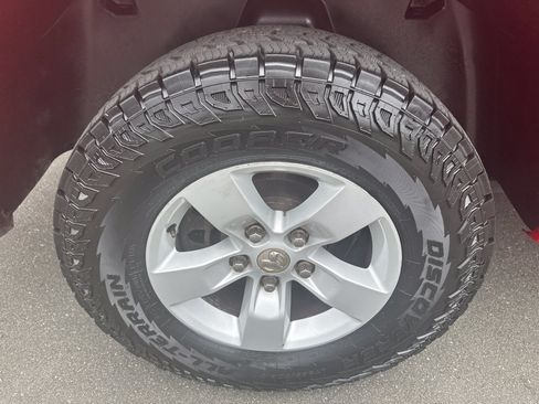 Used 2019 RAM 1500 Classic SLT AWD/4WD image 26