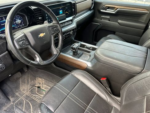 Used 2023 Chevrolet Silverado 1500 High Country w/ High Country Premium Package image 10