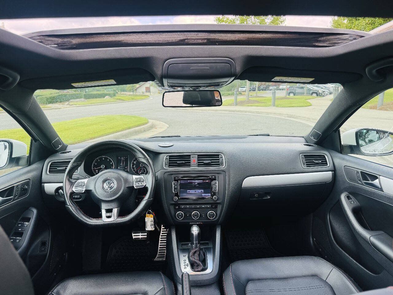 Used 2013 Volkswagen Jetta GLI Autobahn FWD image 12